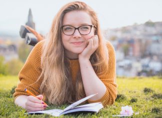 How to Write a College Application Essay